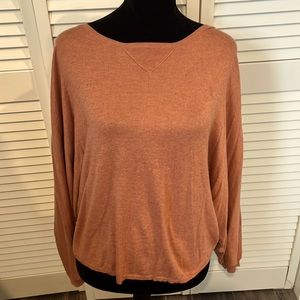 Beautiful Salmon Colored Sweater with Dolman Sleeve Size Small. Cashmere Bkend